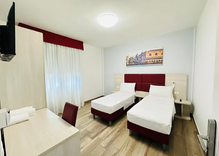 Venice Hub Гостевой дом *